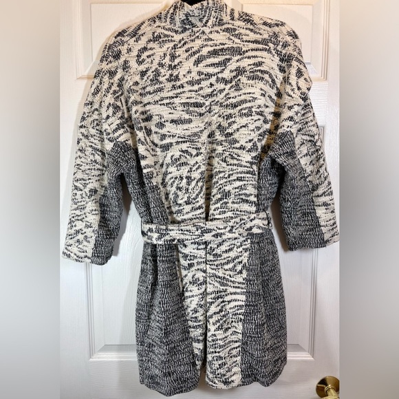 H&M Women’s Tweed Style Kimono Cardigan with Metallic Detail Size Medium - Picture 5 of 7